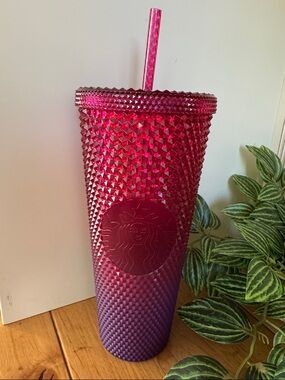 Starbucks/Disneyland  Pink to Purple Studded Ombre Tumbler 24fl oz